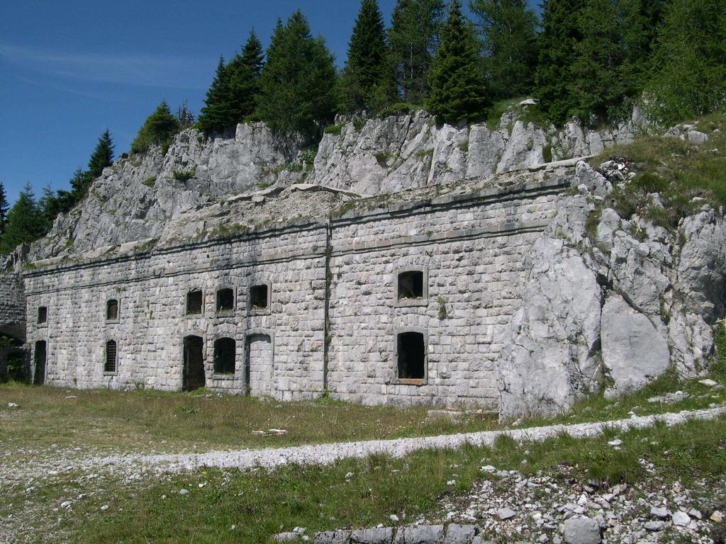 Fabbricato Indipendente Centro Leilighet Lozzo Cadore Eksteriør bilde